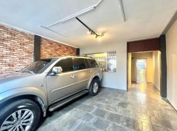 Casa · 400m² · 4 Quartos · 2 Vagas · Casa para venda na Vila Camprestre com 4 quartos, sendo 02 suítes e 02 vagas de garagem.
