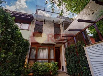 Casa · 200m² · 3 Quartos · 2 Vagas · Charmosa Casa de Vila no Brooklin