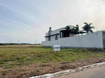 Terreno · 440m² · Terreno no Loteamento Açores medindo 15,20 X 29 com 440m2.