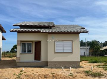 Casa · 72m² · 3 Quartos · Casa de alvenaria NOVA, recém construída, com 72,90m2