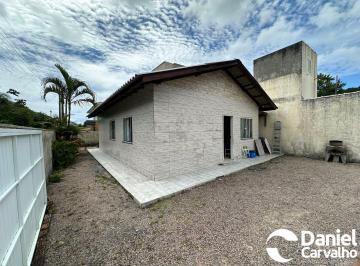 Casa · 70m² · 3 Quartos · 3 Vagas · Casa de Praia, á 80 metros do mar - Governador Celso Ramos/SC
