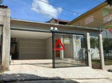 a832c914a5aaa1e813715bb3eb603fb7a074542d · Casa com 3 quartos, sendo uma suíte, com ótima localização no bairro Pinheirinho em Itajubá-MG