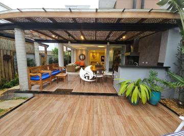 c320d269606177efd2245af7d8cd2138d57ae83b · Casa a venda em condominio fechado com piscina privativa