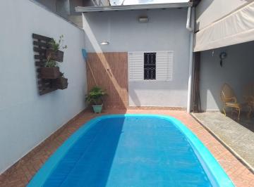 Casa · 199m² · 3 Quartos · 2 Vagas · Casa à venda, 199 m² por R$ 630.000,00 - Jardim Patrícia - Uberlândia/MG