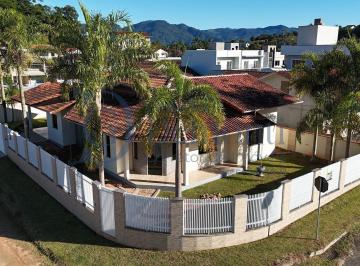 Casa · 168m² · 3 Quartos · 1 Vaga · Casa com 3 Dormitórios em Das Nações, Timbó/SC