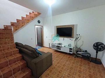 d1464acb9f6295cbad4a0f47ed0e7e934707c842 · Sobrado bem distribuído com 160m² composto por 3 dormitórios sendo 1 suíte e com varanda, à venda po