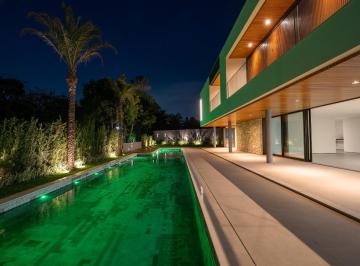 Casa de 5 quartos, Rio de Janeiro · Casa na Barra da Tijuca: elegância, estilo e design atemporal no Arouca.