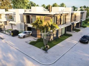 Fachada · Casa à venda - no Centro
