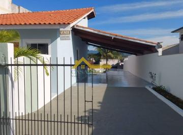 Casa com piscina e mezanino em São José. · Casa com piscina e mezanino em São José.