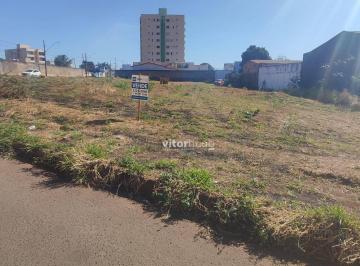 ff17cb4fc5daa85aeb7e67db10649bb8793e4cd2 · Lote de esquina Santa Mônica