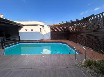 Casa de 4 quartos, Santana de Parnaíba · Casa á venda em Alphaville com 4 suites sendo uma master com hidro e closet
