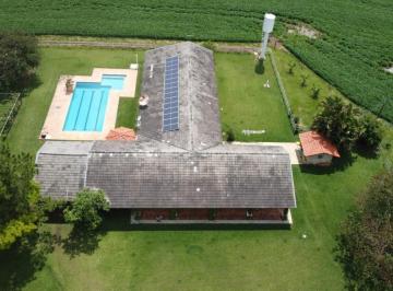 Foto 01 · 3 suítes com portas balcão para piscina Sala de estar Sala de jantar Sala de jogo Lavabo Cozinha La