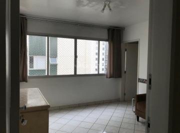 02 · Apartamento de 43m² com 1 quarto no Centro