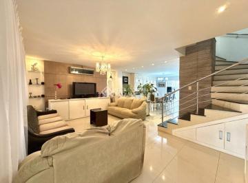 31173_i464m7Z11PpIN2_3117368b5ede914a68.jpg · Casa estilo sobrado com 3 quartos 3 suítes e 4 vagas à venda no bairro Vila Ipiranga em Porto Alegre