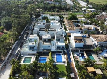 Casa de 4 quartos, São Sebastião · Casa à Venda em Maresias São Sebastião/SP