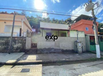 Casa · 300m² · 2 Quartos · Casa à Venda no Monte Alegre - 2 Quartos, Suíte e Varanda