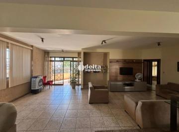 Apartamento · 650m² · 4 Quartos · 5 Vagas · Apartamento disponível para venda no bairro Santa Mônica em Uberlândia-MG