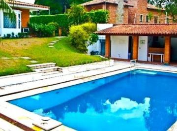 Casa · 547m² · 3 Quartos · 8 Vagas · Casa térrea com 3 suítes, piscina e jardim no Alto da Boa Vista