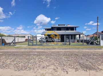 Casa · 250m² · 5 Quartos · 2 Vagas · SOBRADO APENAS 50 METROS DO MAR EM NOVA TRAMANDAÍ