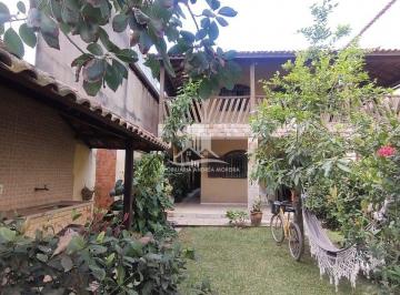 Casa · 4 Quartos · Casa Ampla com Quintal e Árvores Frutíferas