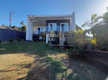0paqqzu2ogmzmty4ntzkyzhi_md · Sobrado com 154m², possui 3 quartos e 2 vagas cobertas.