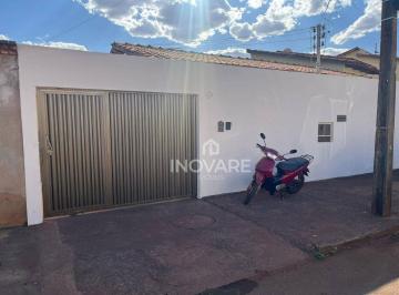 6c4c5a47c1cf510397a4ba099cde579cf61a94ae · Casa com 2 dormitórios para alugar, 70 m² por R$ 900,00/mês - Setor Trindade - Itumbiara/GO