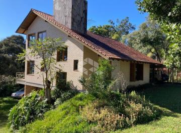Casa · 245m² · 3 Quartos · 2 Vagas · Excelente casa em bairro nobre