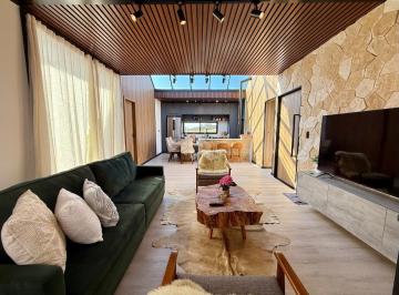 Casa · 80m² · 2 Quartos · 2 Vagas · CASA EM CONDOMÍNIO FECHADO COM 2 QUARTOS SENDO 1 SUÍTE E ÁREA DE LAZER EM RANCHO