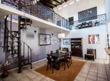Casa · 387m² · 3 Quartos · 2 Vagas · Maravilhosa casa estilo colonial na Tristeza