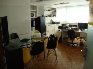 Comercial · 32m² · Ampla Sala comercial com 32 m2 privativos , andar intermediário, com box, na dom Pedro II