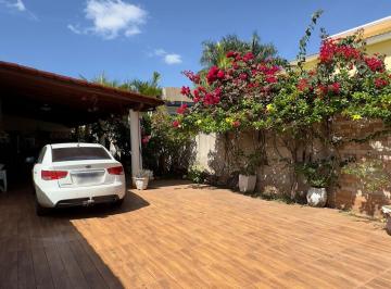 Casa de 2 quartos, Vicente Pires ·  Vicente Pires – Rua 08, em condomínio fechado, super completa e espaçosa!