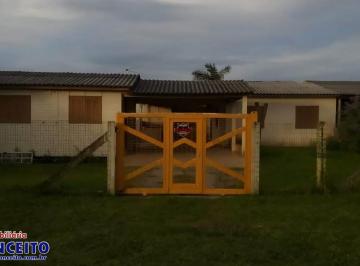 Casa de 5 quartos, Imbé · C899 - Ótima residência com 05 dormitórios e piscina localizada em Mariluz