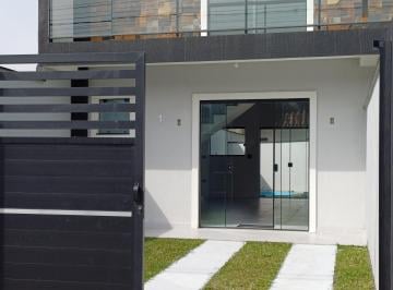 Entrada · Sobrado com piscina