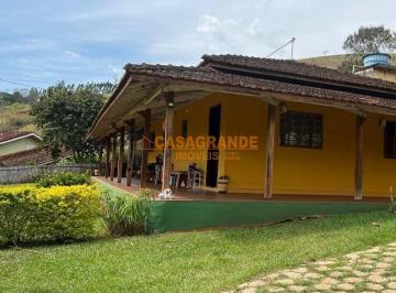Rural · 120m² · 3 Quartos · 10 Vagas · Vendo chácara com 9.600 metros quadrados em Sapucaí Mirim- MG -