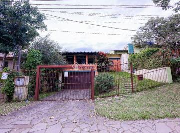 740741_i81a41_74074168b4d881b067e.jpg · Excelente casa com 3 quartos, amplo terreno, piscina e 3 vagas de garagem
