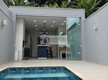 Casa · 250m² · 2 Quartos · 2 Vagas · Linda Casa com Piscina, 2 Dormitórios,1 Suíte e 2 Vagas na Vila Antonieta