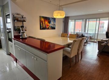 Visão geral da cozinha, sala e terraço · Lindo apartamento de 85mt