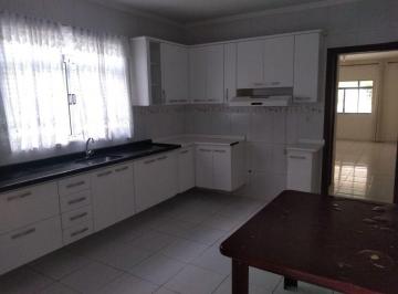 Casa · 220m² · 3 Quartos · Sobrado à venda em São Bernardo do Campo, Cooperativa, com 3 quartos, com 220 m²