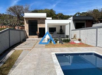 Casa · 136m² · 3 Quartos · 3 Vagas · Casa de Campo em Mairiporã – Piscina e Vista para montanha
