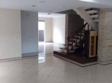 332017567468376d212de330f850f5307a766c71 · Casa 4 quartos Santos