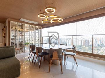 Apartamento · 147m² · 3 Quartos · 2 Vagas · Apartamento campo belo andar alto vista livre decorado