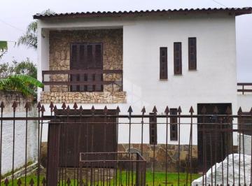 Casa · 100m² · 4 Quartos · 3 Vagas · Casa Residencial 200M² - para Alugar