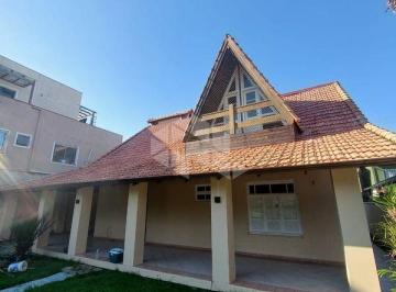 Casa · 210m² · 4 Quartos · 2 Vagas · Casa Residencial 210M² - para Alugar