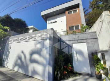 Casa · 230m² · 3 Quartos · 1 Vaga · Modernidade e Localização! Casa Residencial Semi Mobiliada com 230 m² na Agronômica.