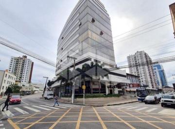 Comercial · 22m² · Sala comercial com 22m² para alugar no bairro Estreito em Florianópolis.