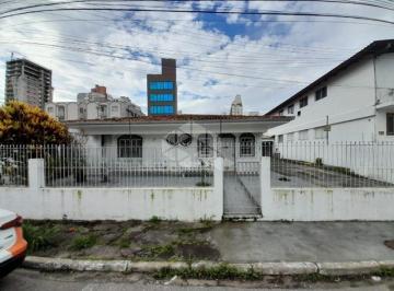 Casa · 600m² · 4 Quartos · 2 Vagas · Casa de 4 Quartos com 600 m² no Coração do Kobrasol