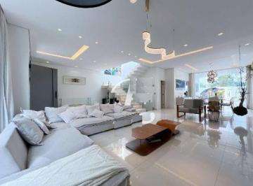 Casa de 4 quartos, São Paulo · Tremembé Casa em Condomínio à venda possui 440 m² com 4 suítes 6 vagas e piscina
