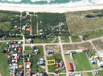 Terreno · 360m² · Terreno a venda no Loteamento Mares de Garopaba na Praia da Gamboa, Garopaba.