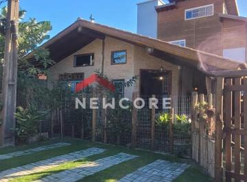 Casa · 210m² · 5 Quartos · 2 Vagas · Casa em  Rua Céu Estrealado - Arroio - Imbituba/SC