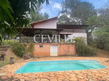 Casa · 250m² · 4 Quartos · 6 Vagas · Casa Colonial com 2.000 m² e Riacho no Fundo